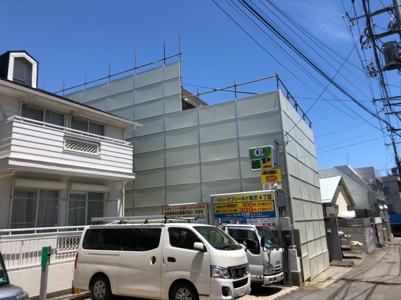 世田谷区の解体工事現場で解体養生足場仮設工事を行いました。