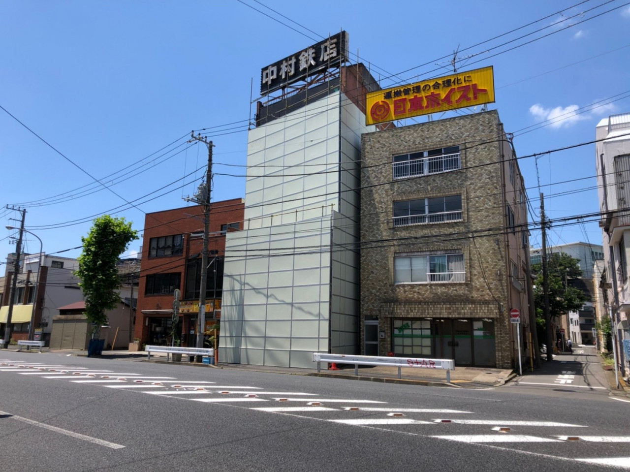 横浜市の解体工事現場で解体養生足場仮設工事を行いました。