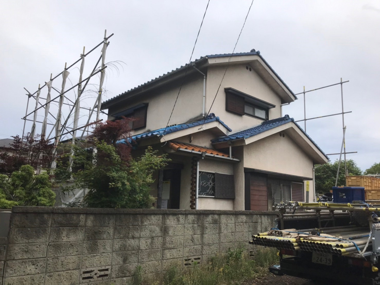 横浜市の解体工事現場で解体養生足場仮設工事を行いました。