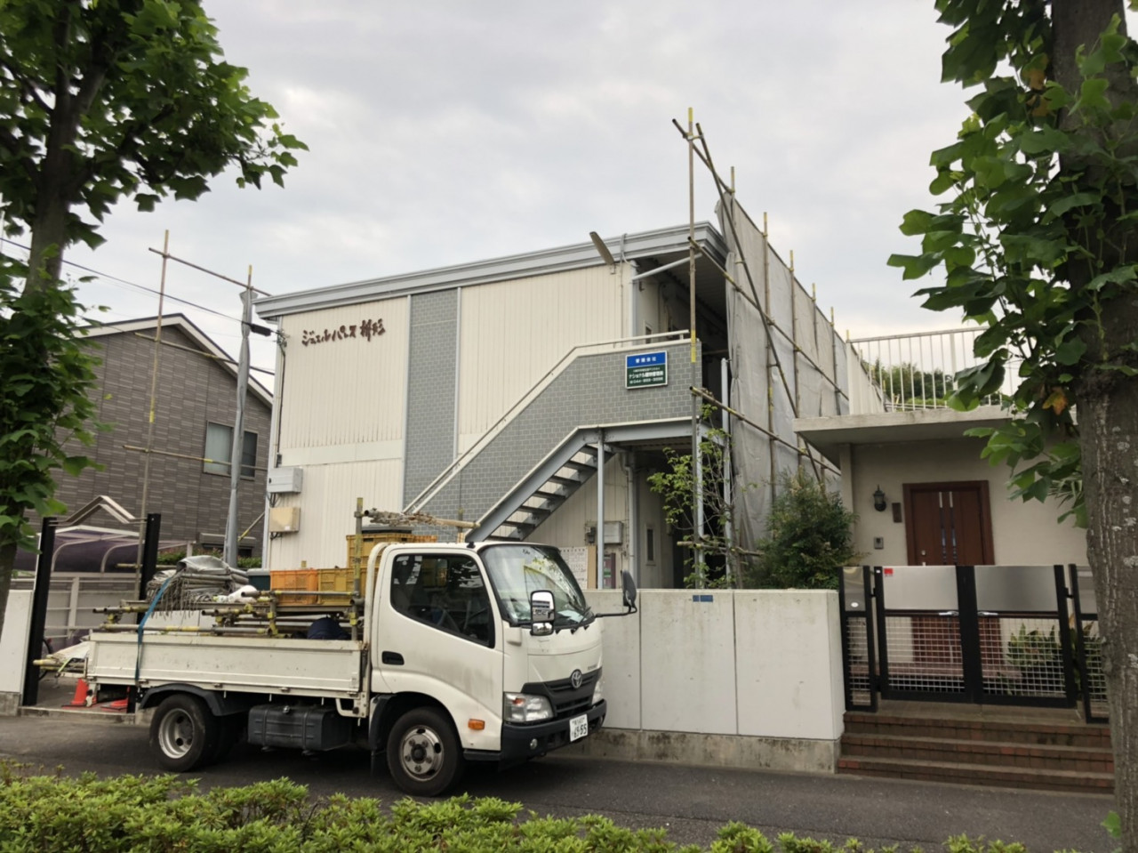 川崎市の解体工事現場で解体養生足場仮設工事を行いました。